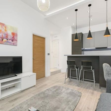 Modern 1 Bedroom Apartment In Central Woking Eksteriør billede